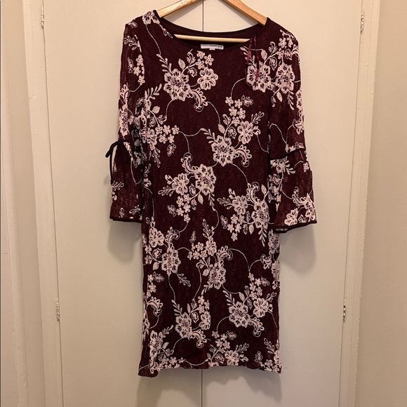 Studio One Dresses & Skirts - Studio One marrón  Floral Long Sleeve Dress